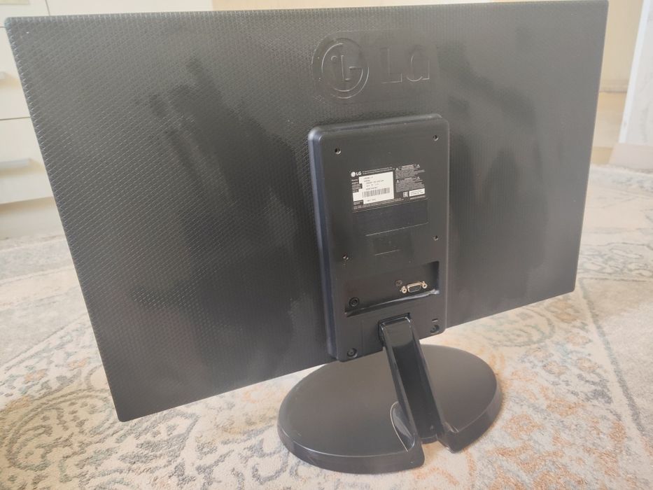 Монитор  LG рабочи без проводов