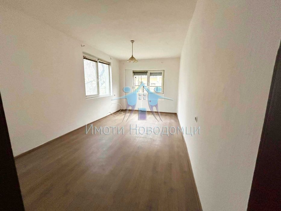 Продава се Етаж от къща в Шумен, Пазара - 82 кв.м за 1518 €/кв.м - Снимка #1