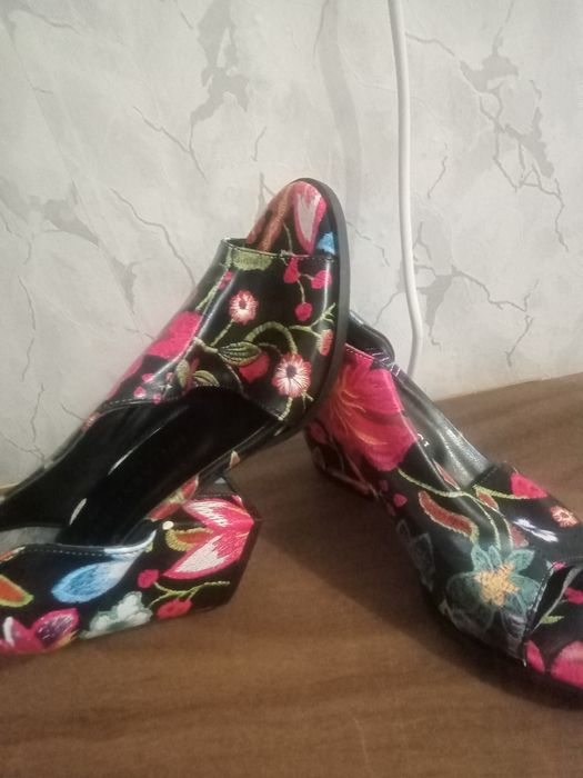 Женские ботинки, туфли б/у