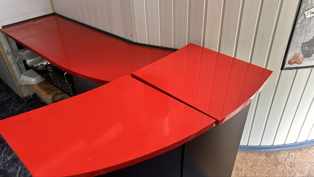 Vand mobilier comercial dintr-o clatitarie / patiserie