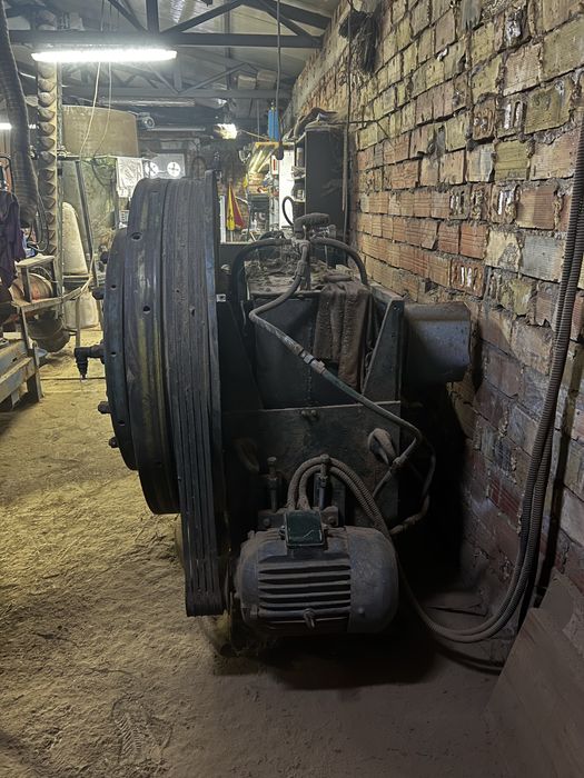 Преса за еко брикети