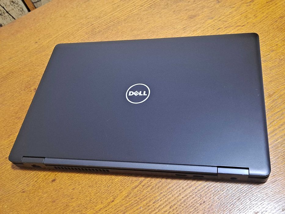 Vand laptop gaming Dell 5580-i5-7440HQ-8GB RAM-NVIDIA 940MX-240 GB SSD