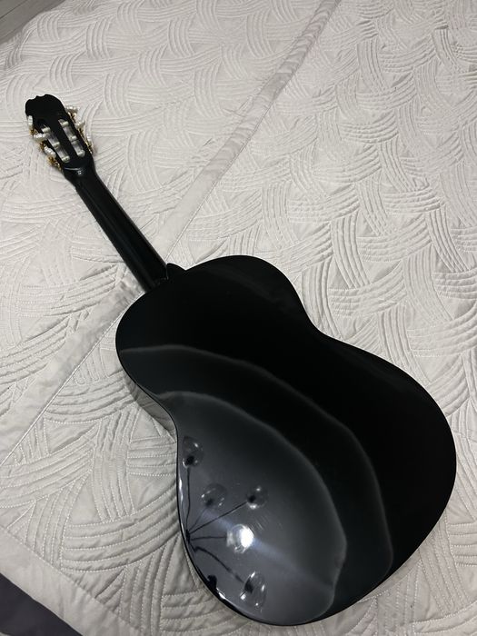 Гитара Agnetha в хорошем состоянии