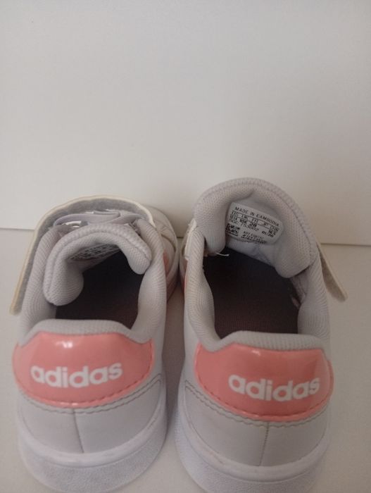 Pantaofi Adidas pentru fete; Marimea 28