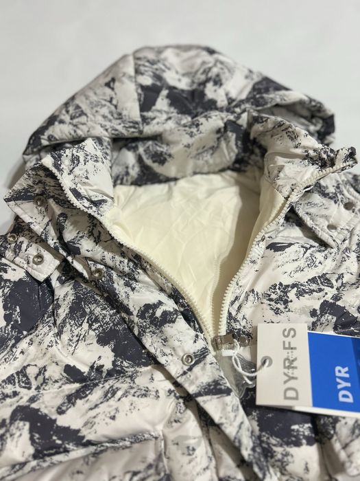 Продам детские куртки