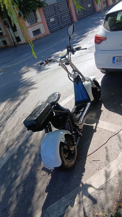Vand scuter electric