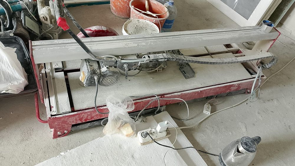 Профессиональный электрический плиткорез