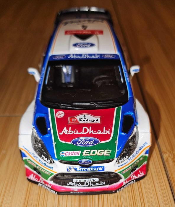 13 masini de raliu Bburago la scara 1:32 Ford si Citroën