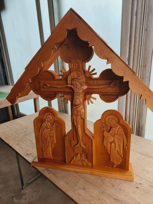 Cruce pentru troita sculptată manual
