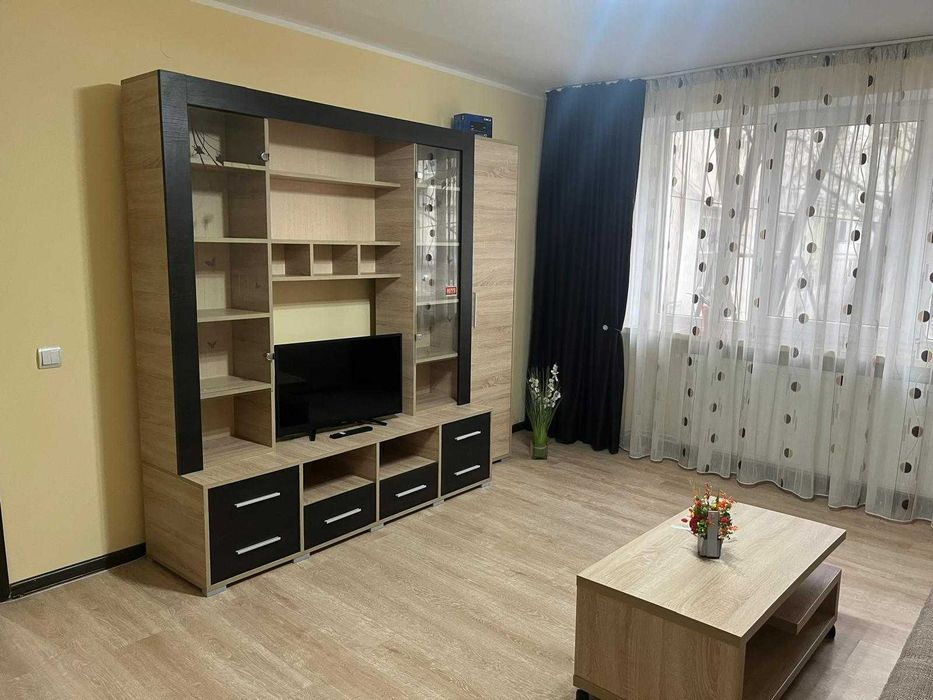Garsonieră de închiriat – zonă centrală, vis-à-vis de BisericaSf. Ilie