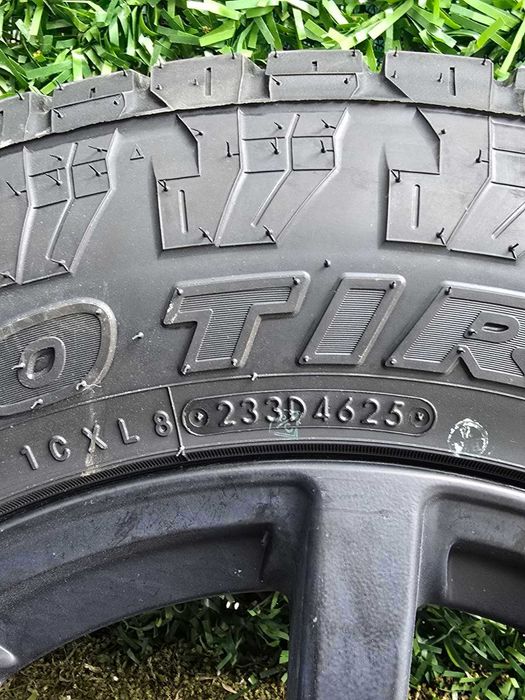 235/65/17  TOYO OPEN COUNTRY A/T Ⅲ - нови