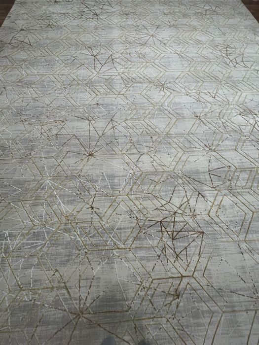 Кілем 4-3.5 размері бағасы 100 000 тг