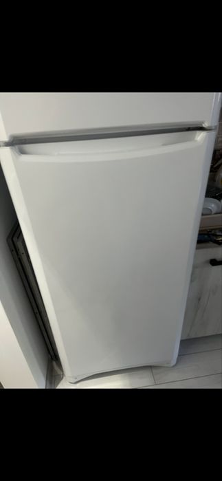 Frigider cu Congelator Arctic perfect functional