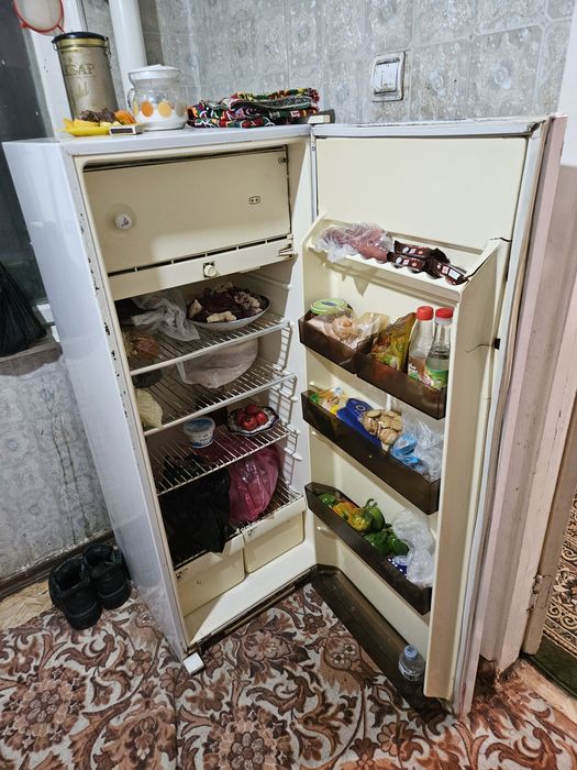 Продаётся холодильник бирюса