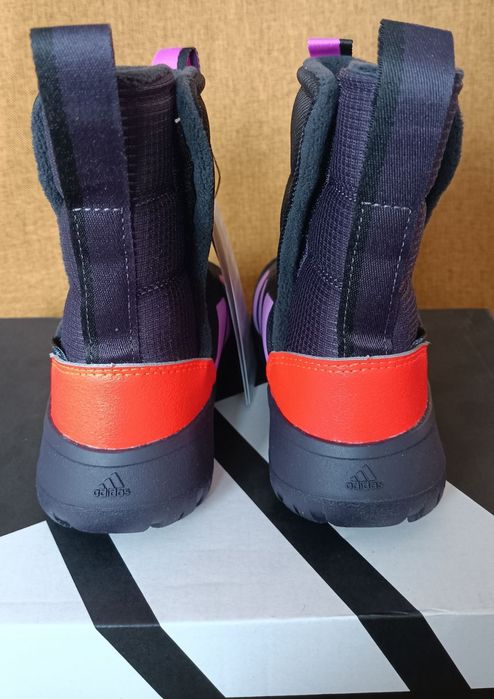 Нови ADIDAS зимни ботуши, 27 номер.