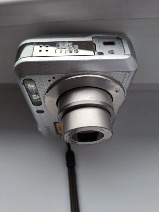 Aparat foto compact Sony DSC S 700