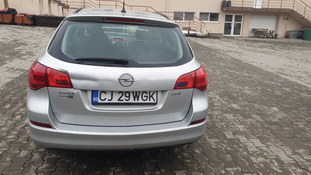 Van Opel Astra J 2012
