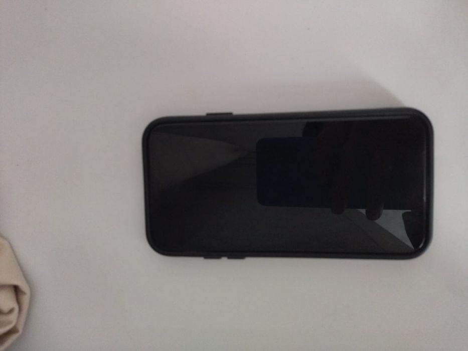 Айфон 11 продам срочно