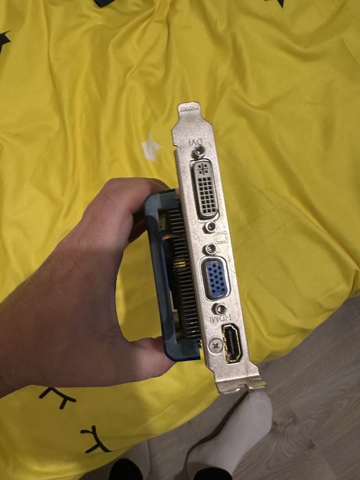 Placa video Gigabite geforce gt 220 1gb