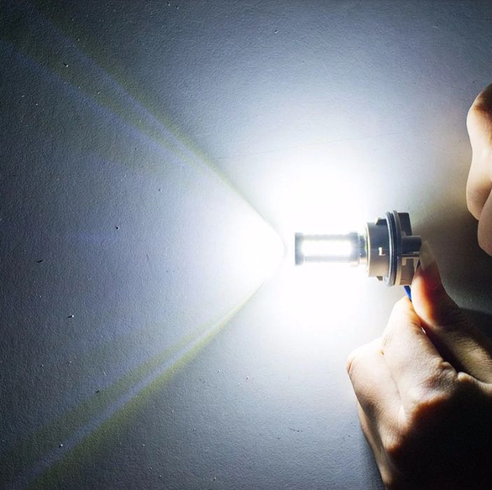 Led auto cu lupa P21/5W BAY15D (1157) cu dubla intensitate