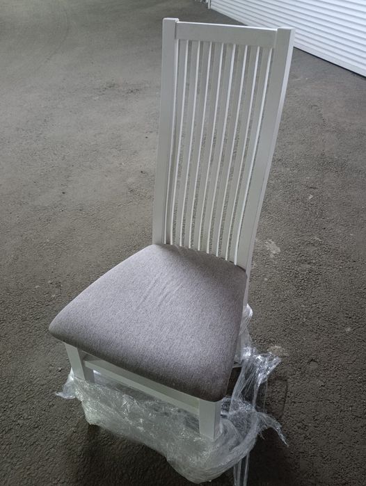 Стул белый состояние хорошее