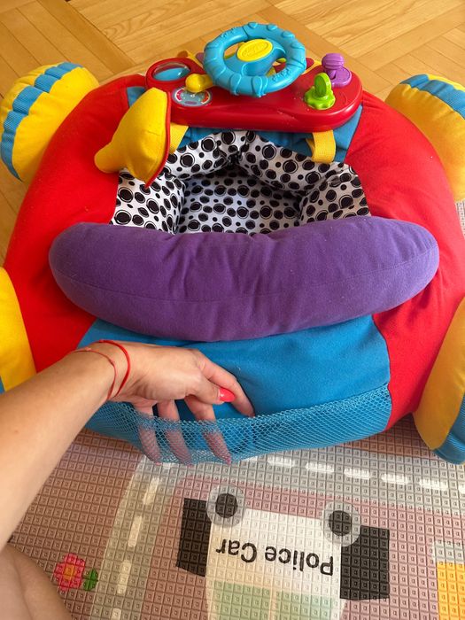 Playgro Игрален център със светлини и звуци ПЛЮШЕНА КОЛА