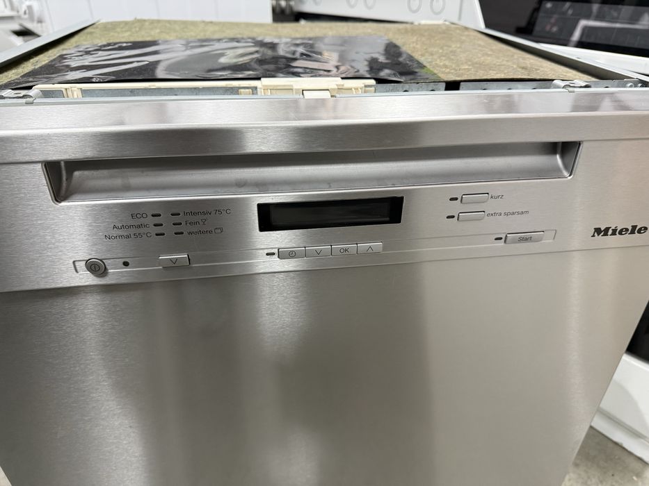 Съдомиялна MIELE 60/см  Автоматично отваряне