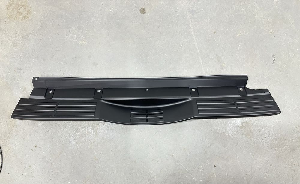 Накладка заднего бампера Паджеро 4