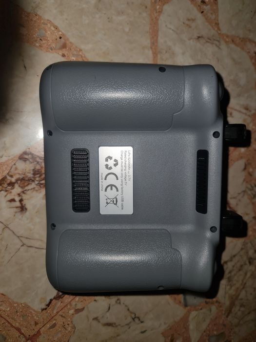 Drona 2 baterii si telecomanda noi noute