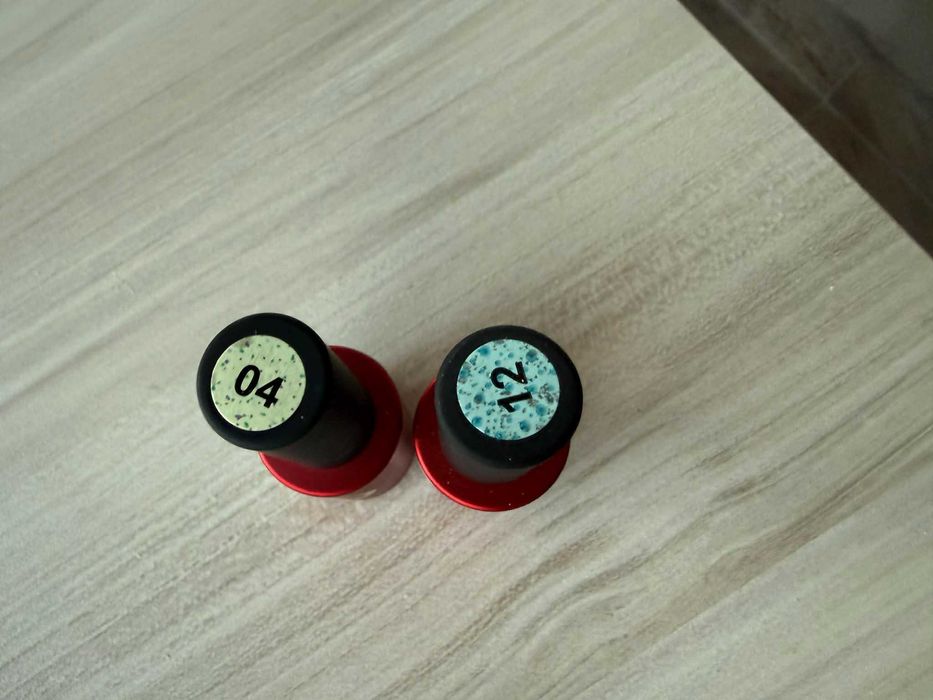 Гел лакове и бази