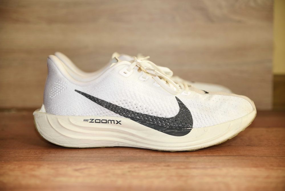 Nike Оригинални маратонки 43 номер