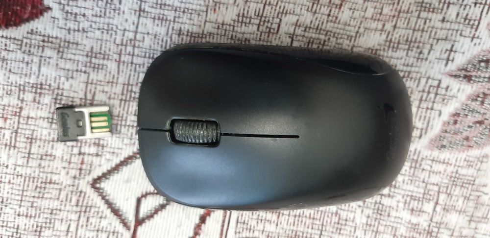 Блютуз наушники,мышь комп беспроводн,колонкиMICROLAB, зарядка на айфон