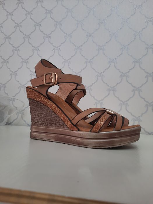 Продается женская обувь