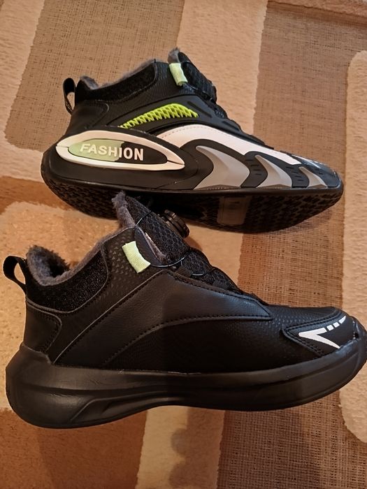 Зимние кроссовки