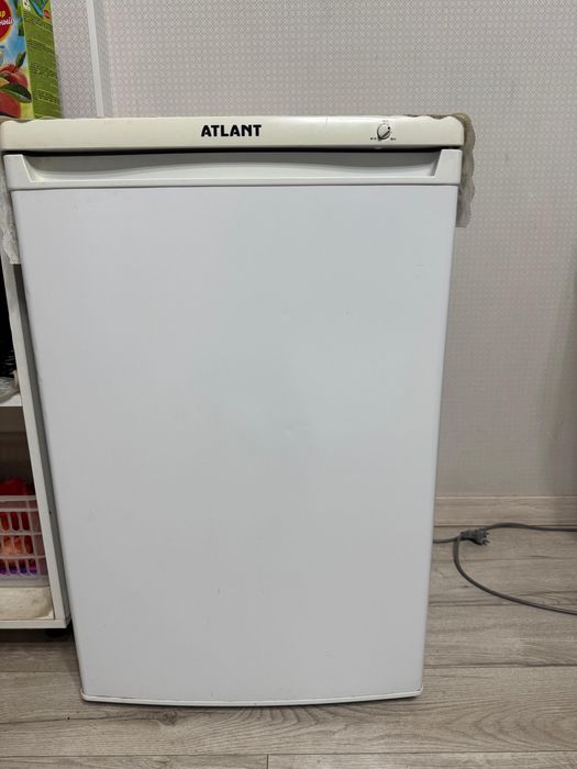 Продам морозильник вертикальный