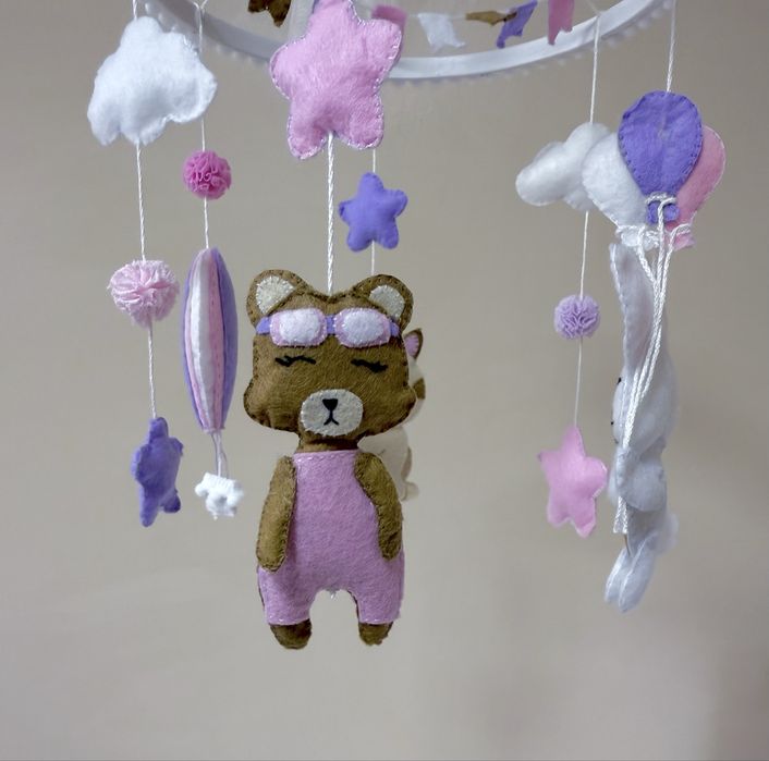 Ръчно изработена въртележка за бебешко легло кошара