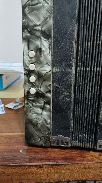 Продам гармонь,производство Германия!