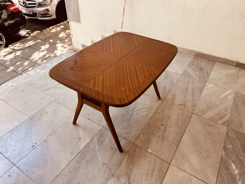 Винтидж холна маса – Mid-Century Modern (60-те години)