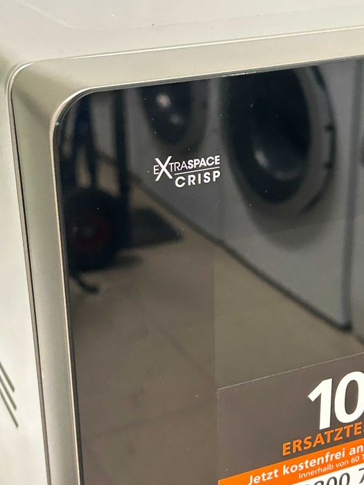 Микровълнова фурна Bauknecht ExtraSpace Crisp MW 427 SL (С транспортен дефект)