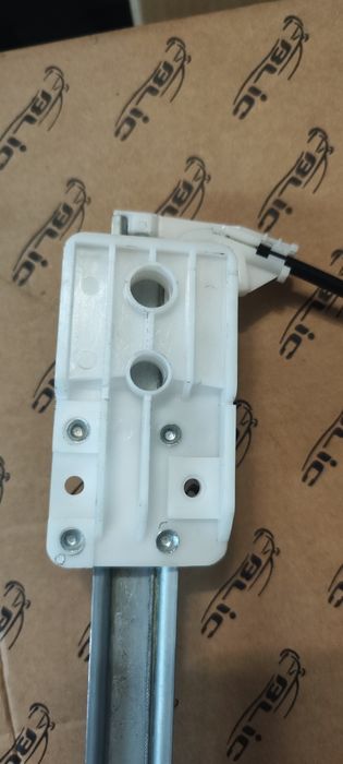 Стъкло повдигач Passat B6 задна дясна врата