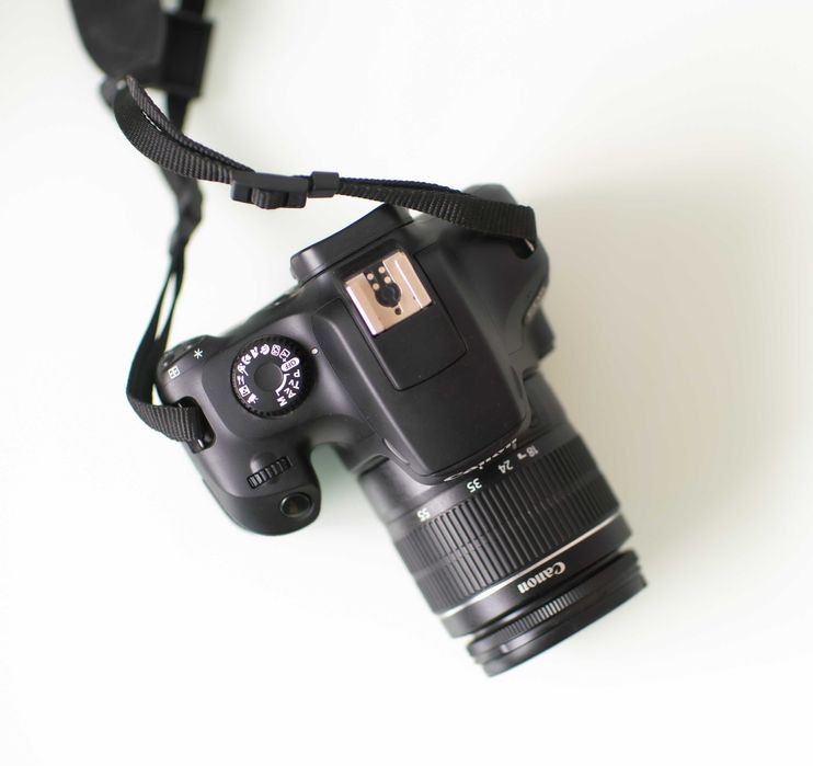 Vand/Schimb CANON 4000D WiFi + obiectiv - NOU - doar 800 de cadre!