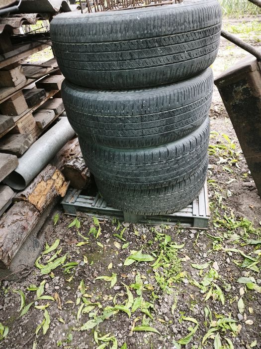 Продам летнию  резину
