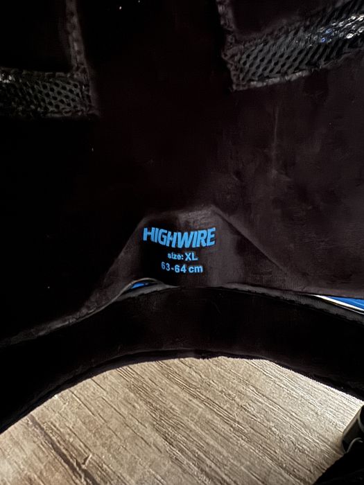 Продам шлем с горнолыжными очками