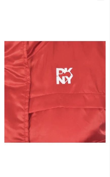 Жилет DKNY красный