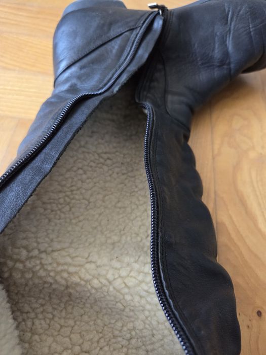 Ботуши от естествена кожа отвън и естествена вълна вътре/ номер 39