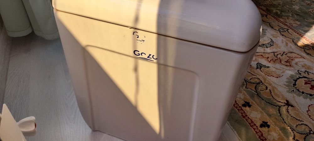 Продаю бачок от унитаза