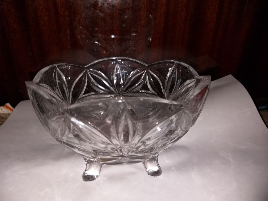 Продам хрустальные вазы для фруктов и прочего