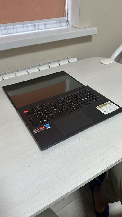 Asus Vivobook с QLED экраном