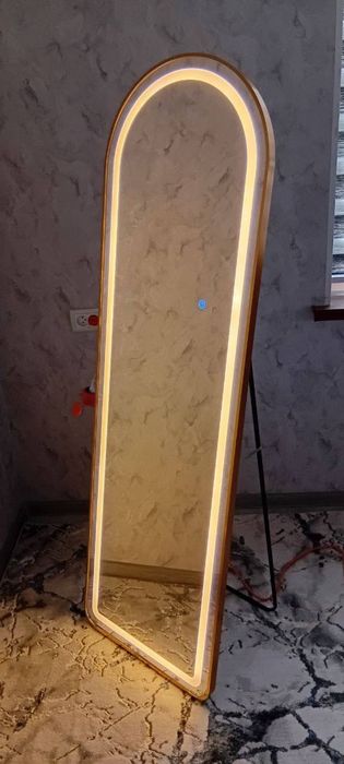Зеркало с LED-подсветкой,