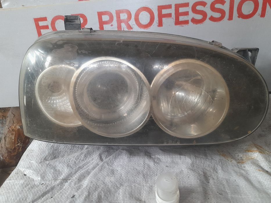 Фары на БМВ  3  б/у